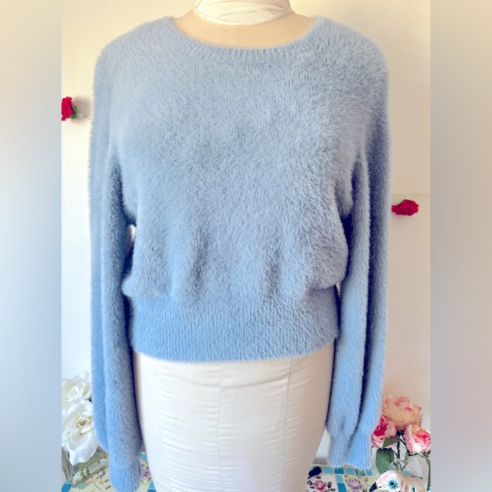 Aritzia Sunday Best kitten Sweater baby blue fuzzy womens L - Picture 10 of 13
